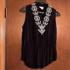 Liz Claiborne Women's size small black cross-stitched tank